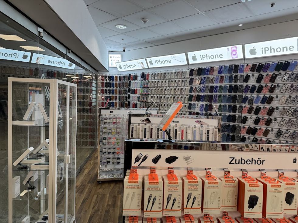 Phone Empire Grevenbroich: Einblick in den Laden (3)